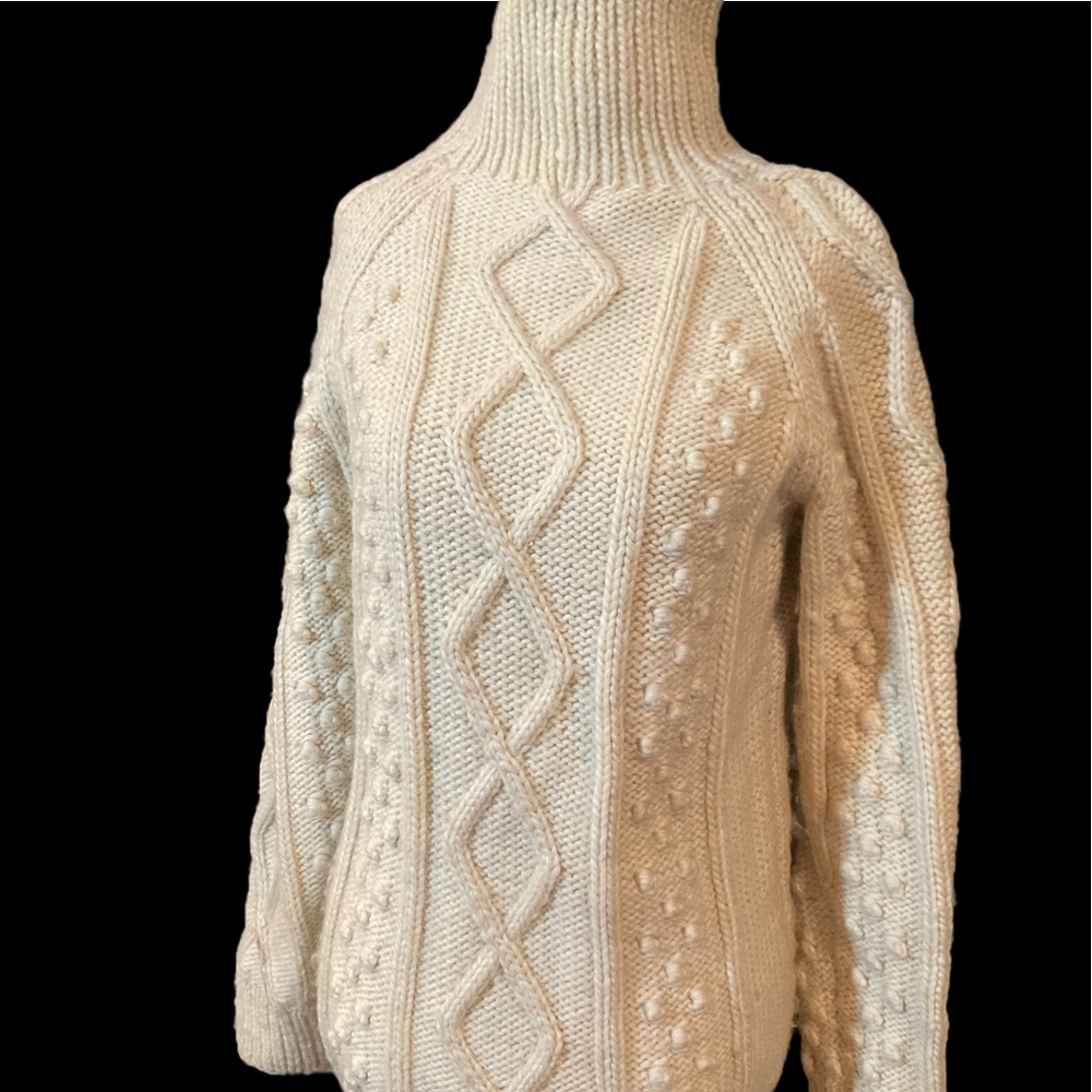 “HAND KNIT” Vintage Beige “Popcorn” Pattern 100% Wool Sweater.